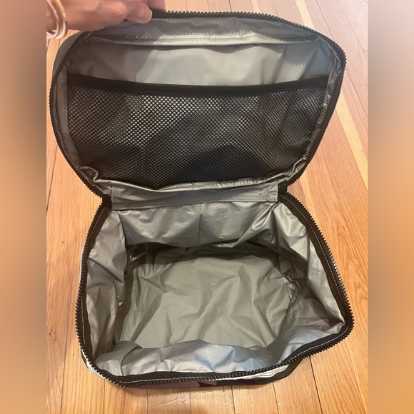 ROVERLUND PET OUT-OF-OFFICE INSULATED FROZEN FOOD CARRY CASE - Picture 6 of 6